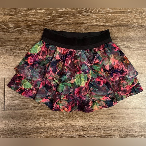 Lululemon Court Rival High-Rise Skirt in Vivid Floral Tone Multi Size 6 - Picture 6 of 9